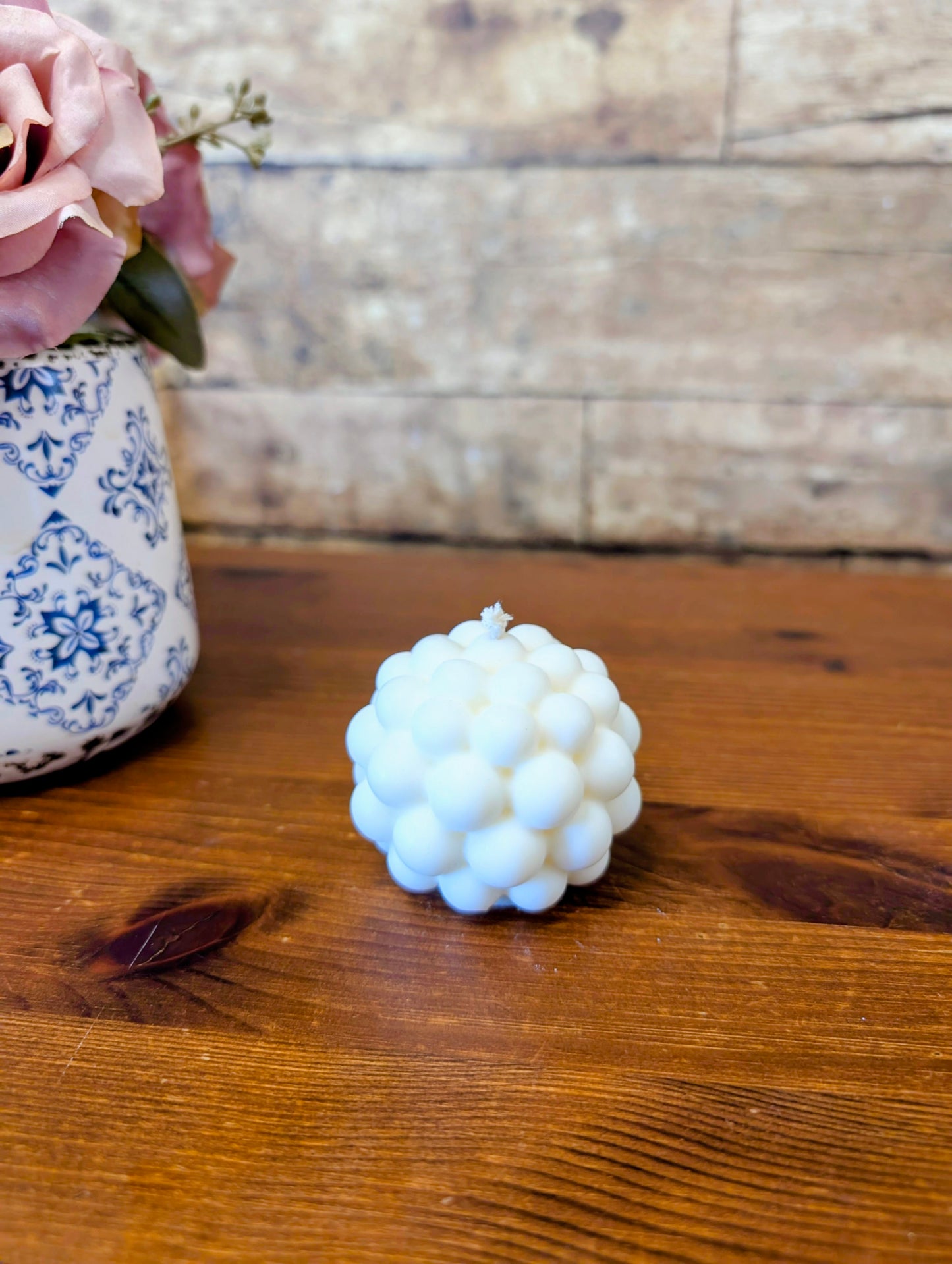 Bubble-Kugelkerze – Moderner Akzent in runder Form