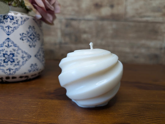 Swirl-Kugelkerzen – Dynamische Eleganz für dein Interieur