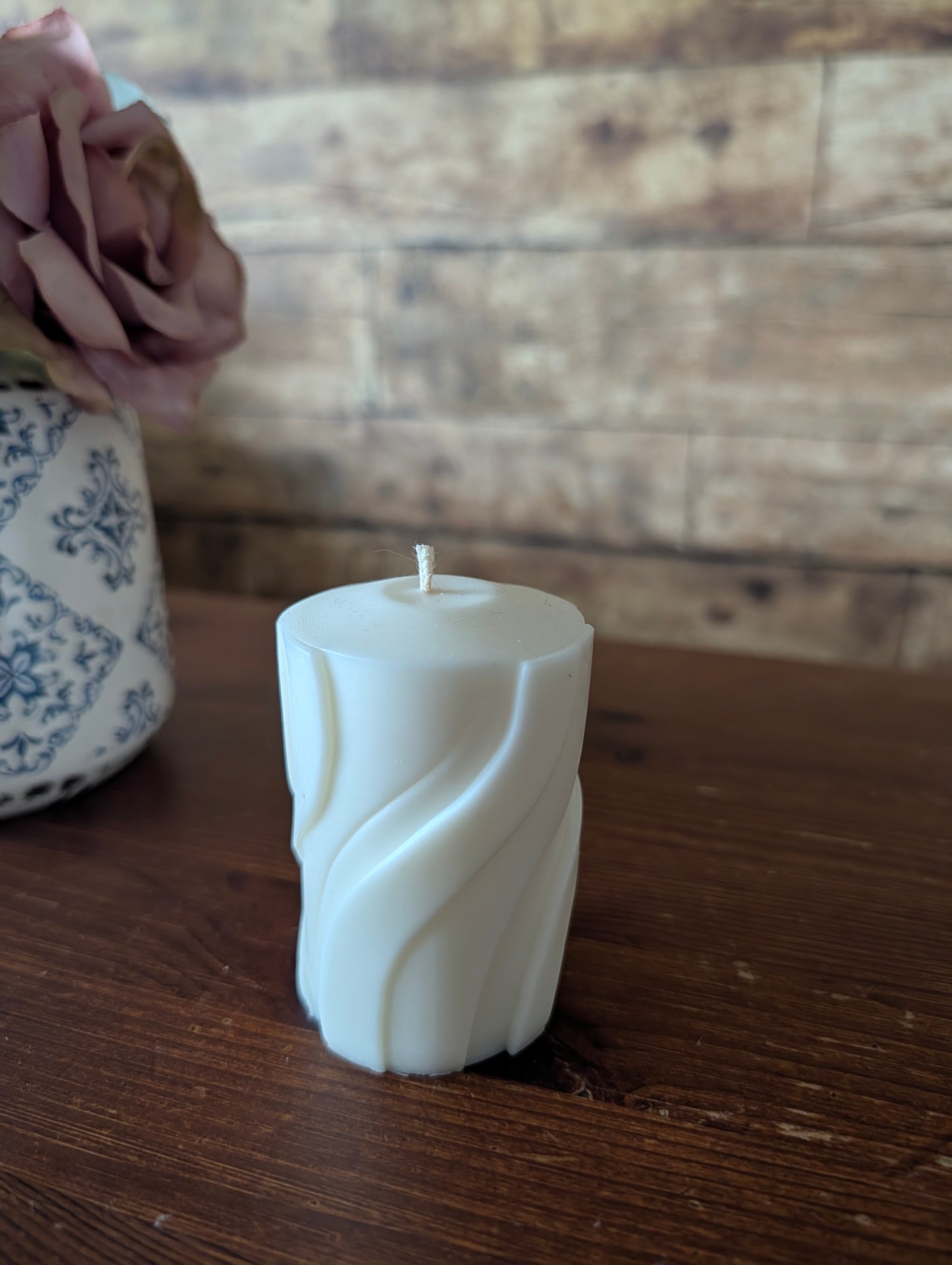 Elegante Wellenkerzen